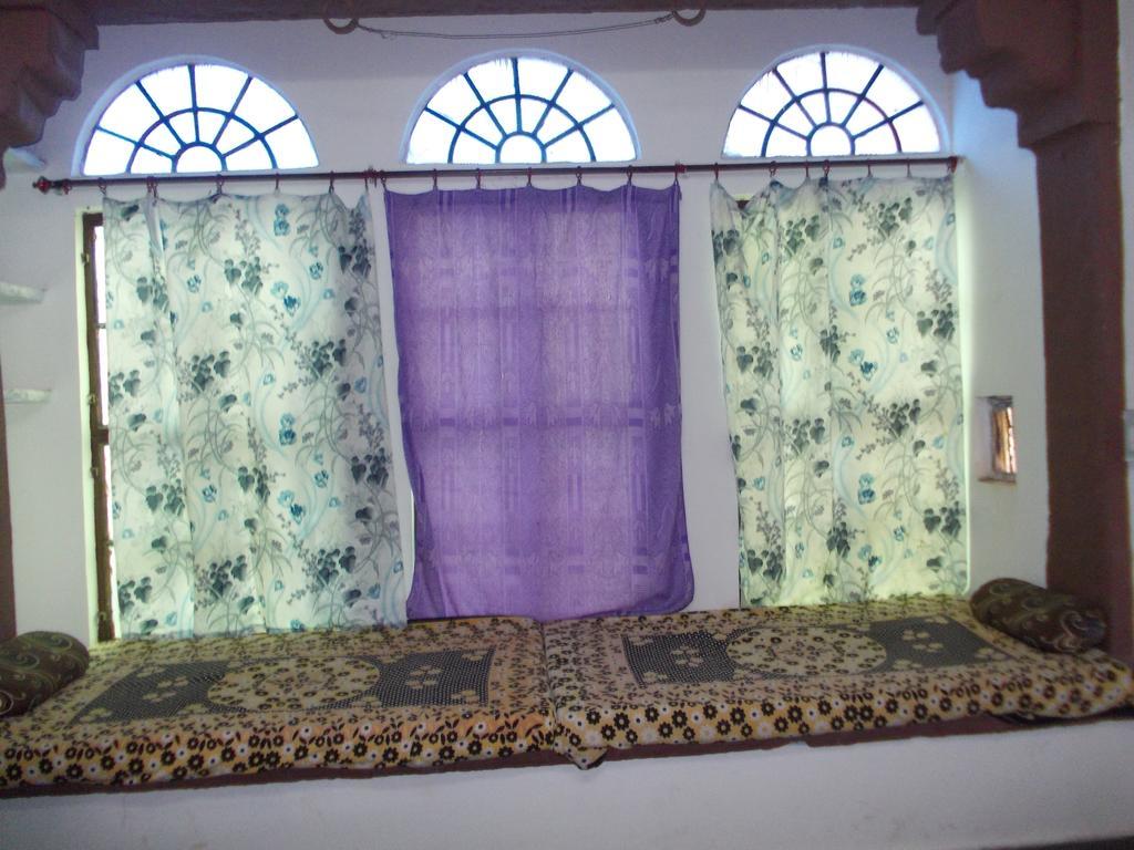 Raj Mahal Guest House บุนดิ ภายนอก รูปภาพ