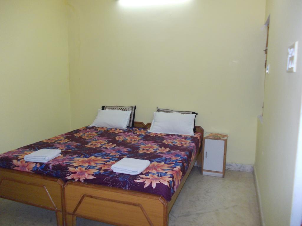 Raj Mahal Guest House บุนดิ ภายนอก รูปภาพ
