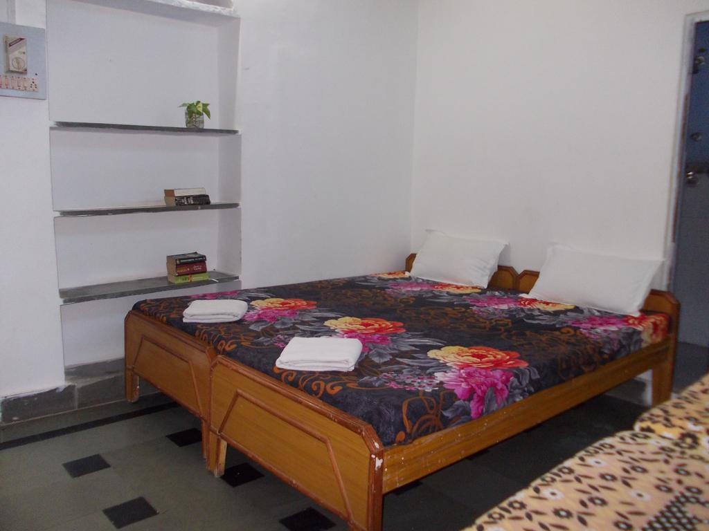 Raj Mahal Guest House บุนดิ ภายนอก รูปภาพ
