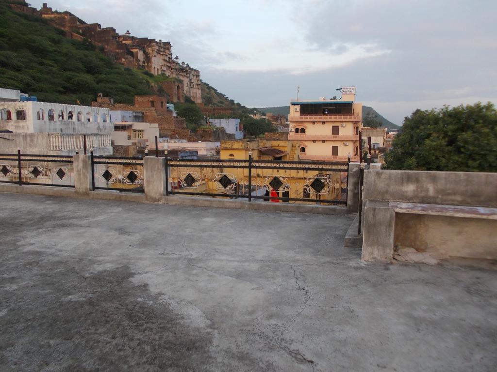 Raj Mahal Guest House บุนดิ ภายนอก รูปภาพ