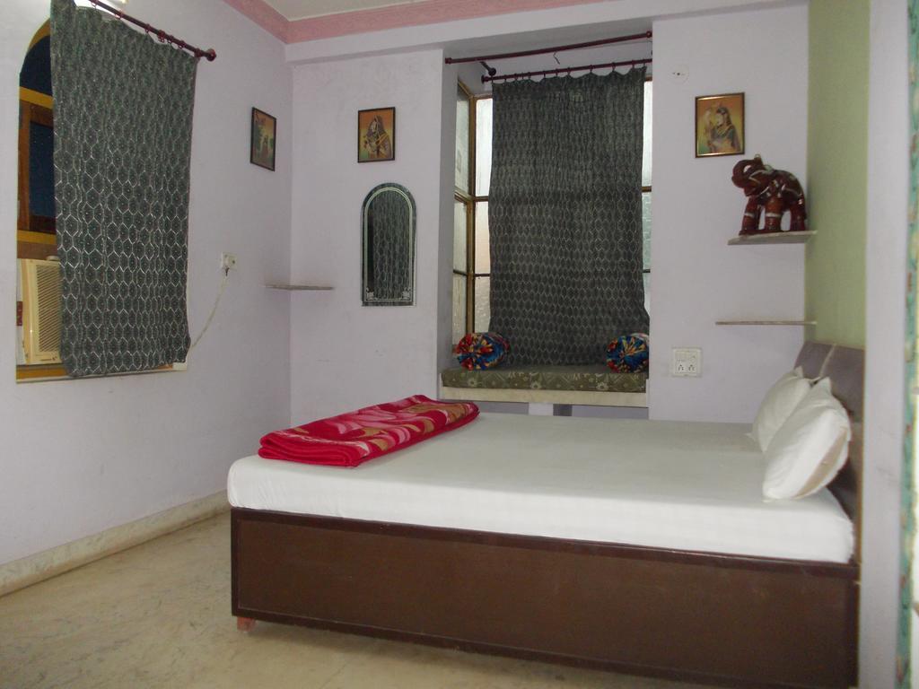 Raj Mahal Guest House บุนดิ ภายนอก รูปภาพ
